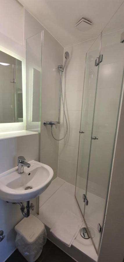 המבורג Buch-Ein-Bett Hostel מראה חיצוני תמונה