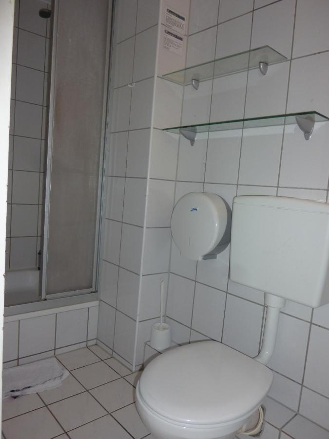 המבורג Buch-Ein-Bett Hostel מראה חיצוני תמונה