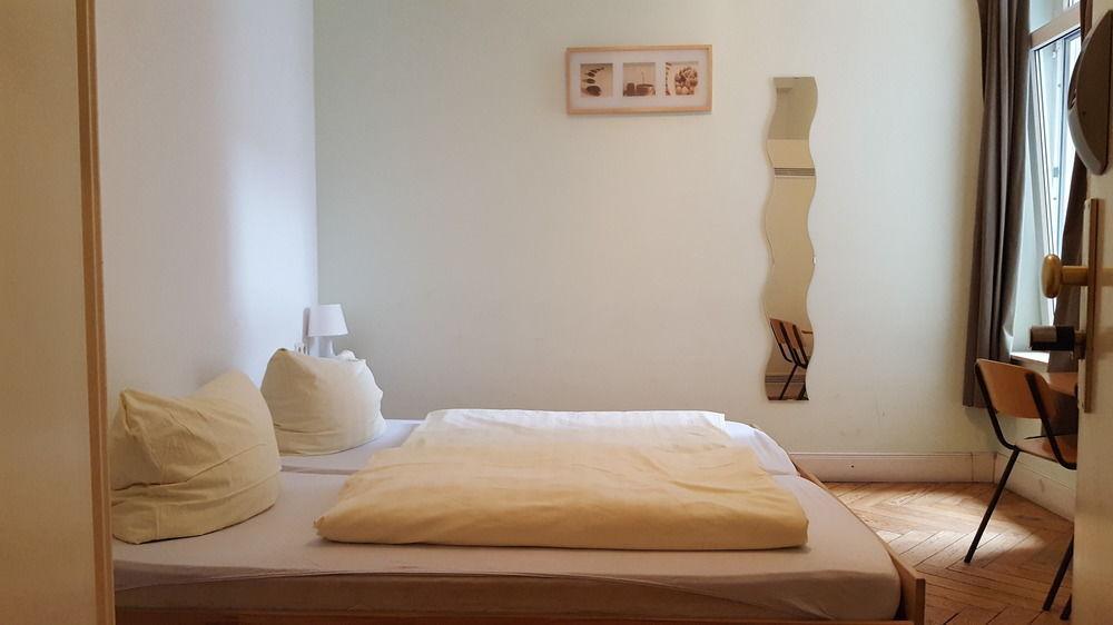 המבורג Buch-Ein-Bett Hostel מראה חיצוני תמונה