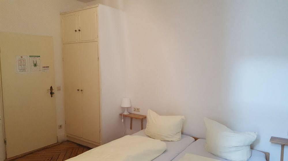 המבורג Buch-Ein-Bett Hostel מראה חיצוני תמונה